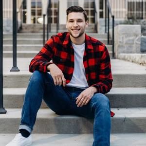 Meet your Posher, Devin